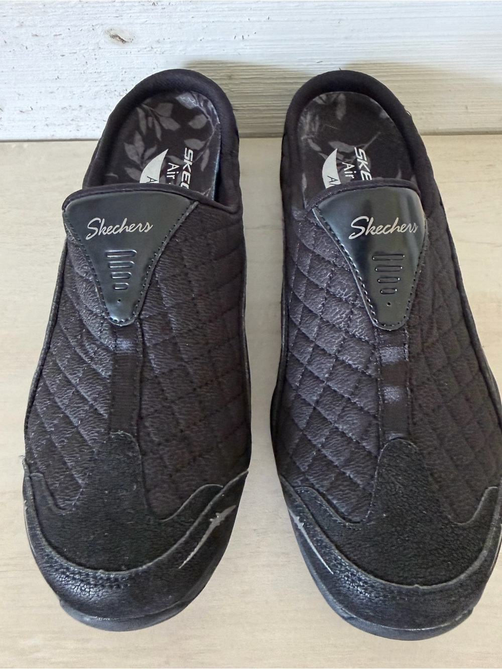 Skechers Air Cooled Slip On Sneakers Womens Black Size 7 Arch Fit Relax Fit NEW